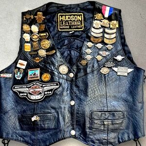 Hudson Vintage Womens Biker Vest Medium Black Leather HD Patches & Pins Galore!!